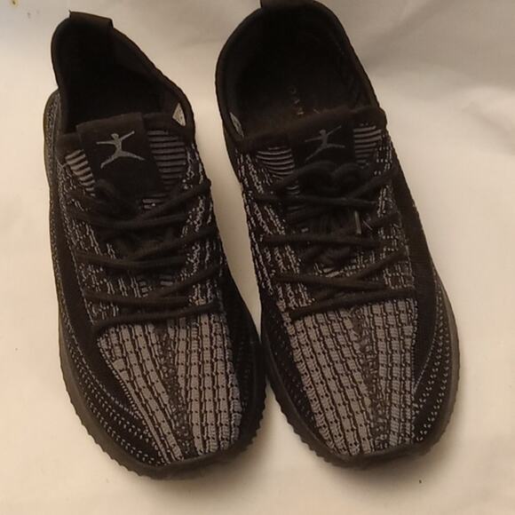 Danskin Womens Vegan Black Stetch Ecstatic Mesh 7.5 Us Tennis Shoes. Activewear - Picture 1 of 7